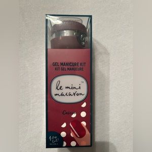 Le Mini Macaron Gel Manicure Kit Cassis